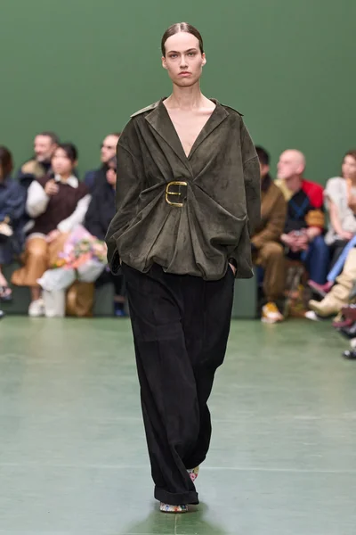 Look 46